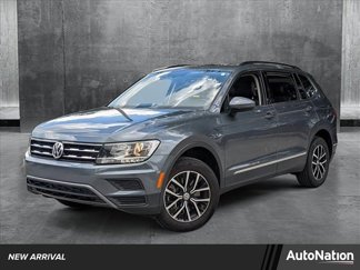 Used 2021 Volkswagen Tiguan SE image 1