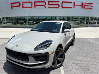 Used 2024 Porsche Macan w/ Premium Plus Package image 1
