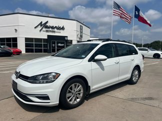 Used 2019 Volkswagen Golf S image 1