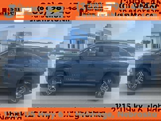 New 2025 Chevrolet Traverse LT image 1