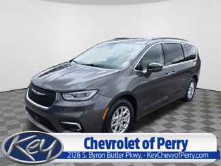 Used 2022 Chrysler Pacifica Touring-L image 1