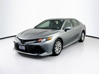 Used 2019 Toyota Camry LE image 1
