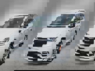 New 2025 Chrysler Pacifica Select image 1