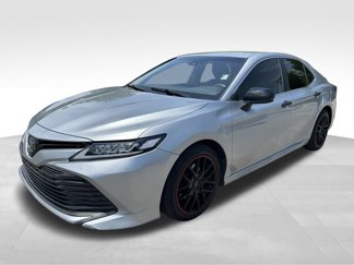 Used 2019 Toyota Camry LE image 1