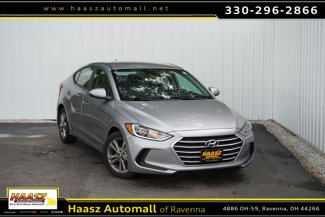Used 2017 Hyundai Elantra SE image 1