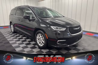 Used 2022 Chrysler Pacifica Touring-L image 1
