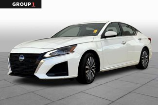 Used 2023 Nissan Altima 2.5 SV image 1