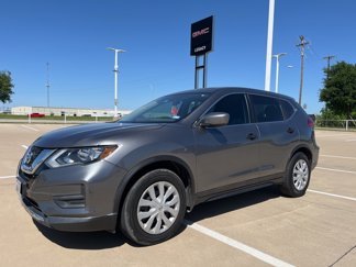 Used 2017 Nissan Rogue S image 1