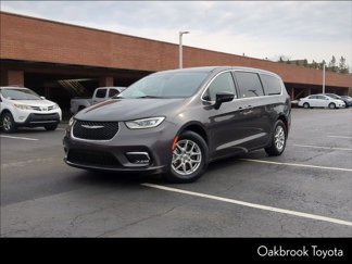 Used 2023 Chrysler Pacifica Touring-L image 1