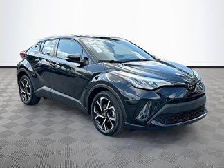 Used 2022 Toyota C-HR XLE image 1