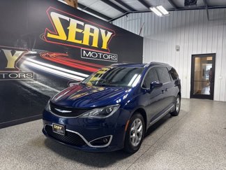 Used 2019 Chrysler Pacifica Touring-L Plus image 1