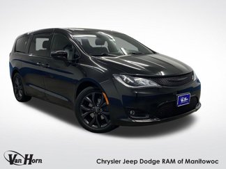 Certified 2019 Chrysler Pacifica Touring Plus w/ S Appearance Package image 1