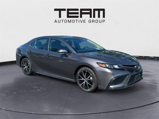 Used 2023 Toyota Camry SE image 1