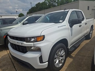 Used 2022 Chevrolet Silverado 1500 Custom image 1