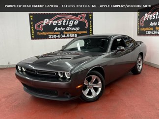 Used 2018 Dodge Challenger SXT image 1