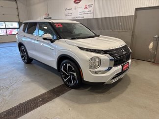 New 2025 Mitsubishi Outlander SE image 1