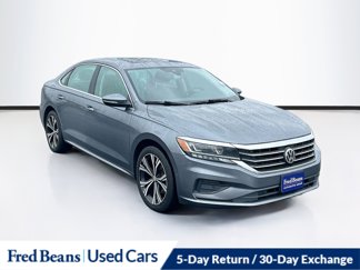 Used 2020 Volkswagen Passat 2.0T SEL image 1
