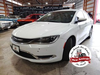 Used 2015 Chrysler 200 Limited w/ Convenience Group image 1