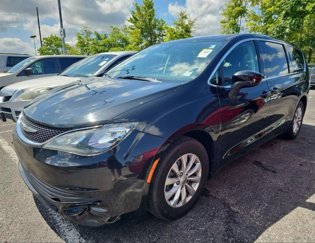 Used 2017 Chrysler Pacifica Touring w/ Tire & Wheel Group image 1
