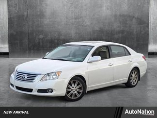 Used 2010 Toyota Avalon Limited image 1