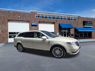 Used 2016 Lincoln MKT AWD w/ Equipment Group 201A image 1