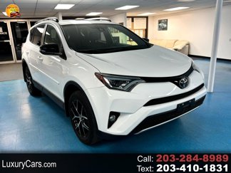Used 2018 Toyota RAV4 SE image 1