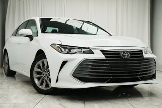 Used 2022 Toyota Avalon XLE image 1