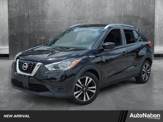 Used 2020 Nissan Kicks SV image 1