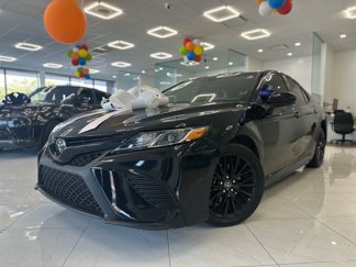 Used 2019 Toyota Camry SE image 1