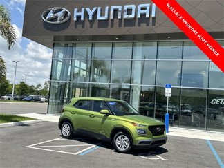Used 2023 Hyundai Venue SE image 1