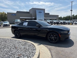 Used 2022 Dodge Charger SXT w/ Blacktop Package image 1