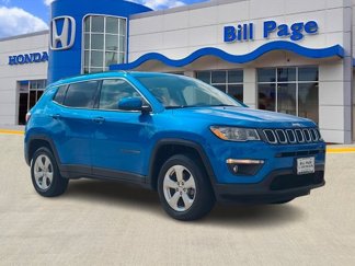 Used 2017 Jeep Compass Latitude w/ Popular Equipment Group image 1