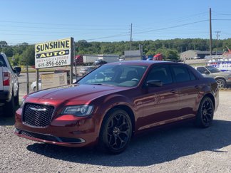 Used 2019 Chrysler 300 Touring w/ Sport Appearance Package image 1