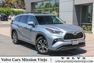 Used 2021 Toyota Highlander XLE image 1