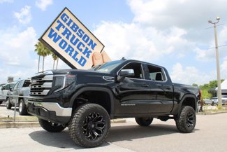 Used 2023 GMC Sierra 1500 SLE image 1