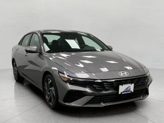 New 2025 Hyundai Elantra SEL image 1