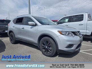 Used 2015 Nissan Rogue SV image 1