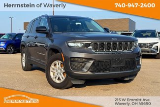 Used 2022 Jeep Grand Cherokee Laredo image 1