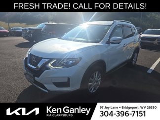 Used 2018 Nissan Rogue SV image 1