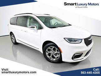 Used 2022 Chrysler Pacifica Limited image 1
