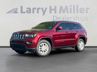 Used 2020 Jeep Grand Cherokee Laredo image 1