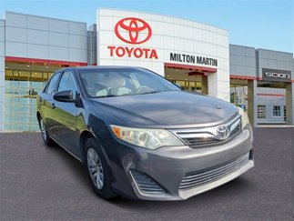 Used 2013 Toyota Camry LE image 1