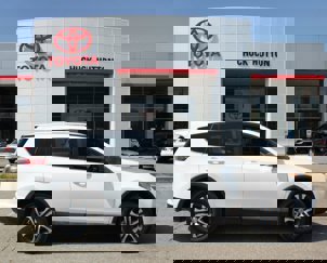 Used 2016 Toyota RAV4 LE image 1