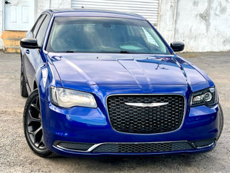 Used 2019 Chrysler 300 Touring w/ Sport Appearance Package image 1