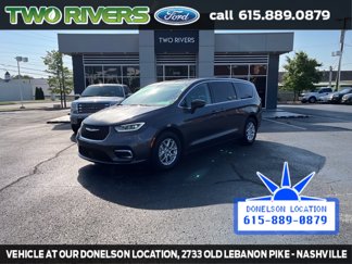 Used 2023 Chrysler Pacifica Touring-L image 1