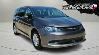Used 2022 Chrysler Voyager LX image 1