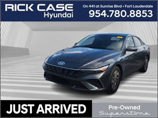 Used 2024 Hyundai Elantra SEL image 1