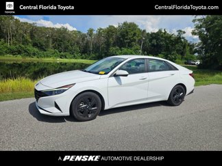 Used 2023 Hyundai Elantra SEL image 1
