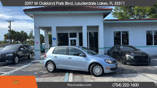 Used 2011 Volkswagen Golf 4-Door image 1