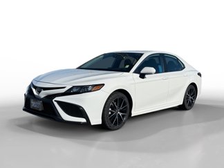 Used 2023 Toyota Camry SE image 1